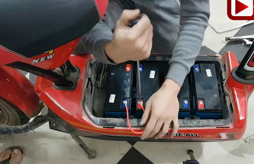 Thay ắc quy xe điện 3 bánh chở hàng, xe điện 3 bánh tân nơi giá tốt